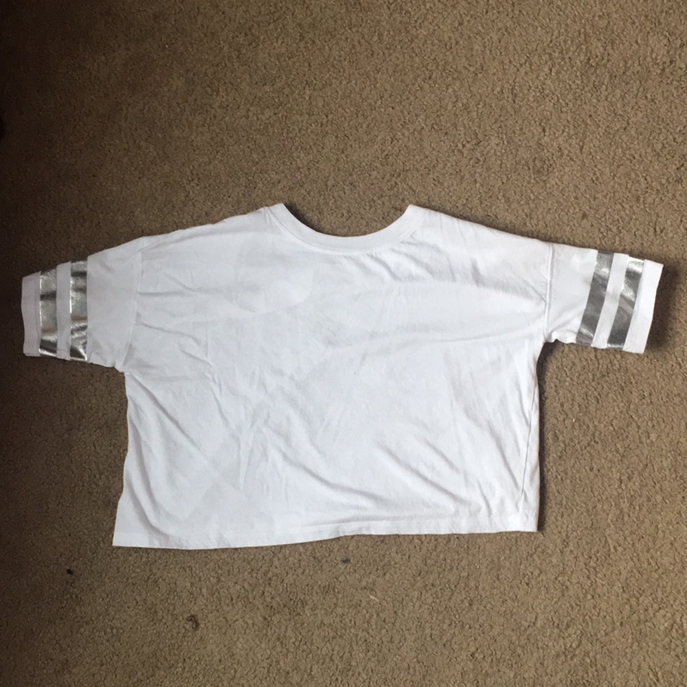 Forever 21 cropped t shirt Size: extra small